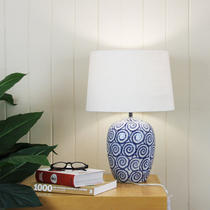 Pippi Swirled Complete Table Lamp