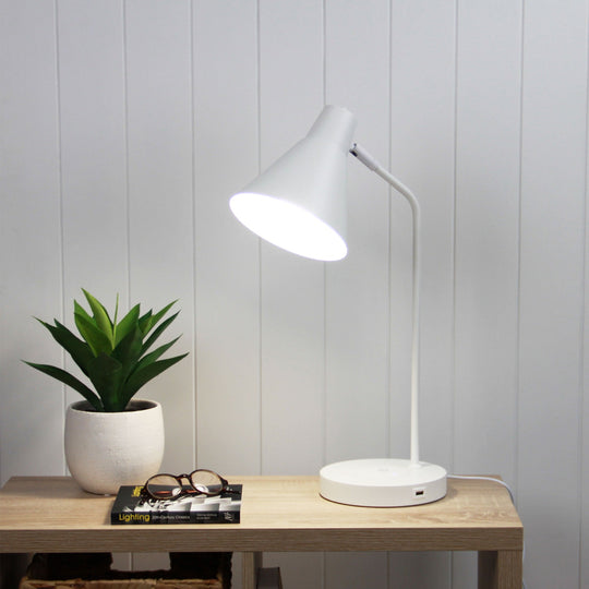 Targa Desk Lamp White With USB+